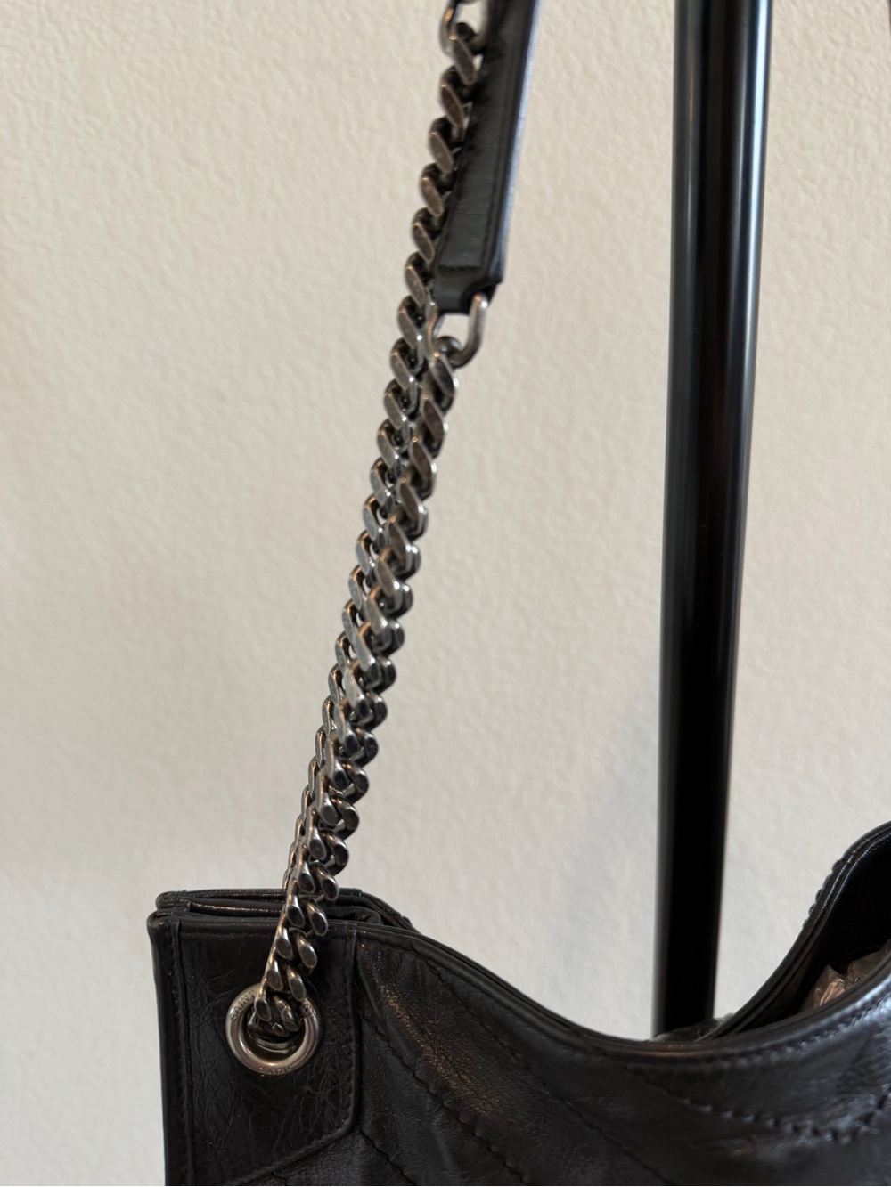 Saint Laurent Large Black Quilted Glossy Leather Niki Shoulder Bag - Picture 5 of 16